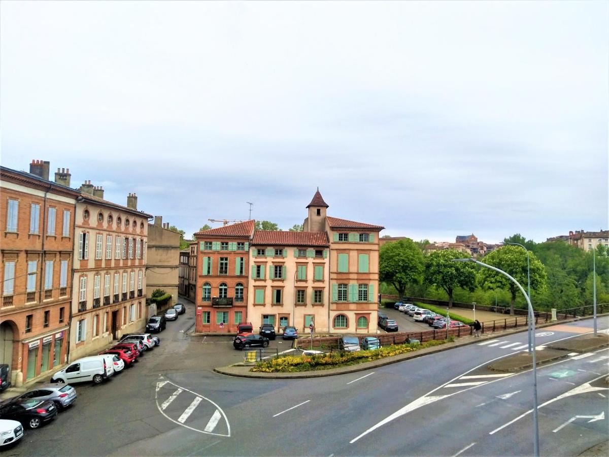 Chambre Privee Et Spacieuse Au Sein D'Un Logement Partage - Central, Quartier Villebourbon - 3 Chambres Doubles - 2 Balcons - Places De Stationnements Gratuites - 5 Min A Pied Gare Et Hypercentre มงโตบ็อง ภายนอก รูปภาพ