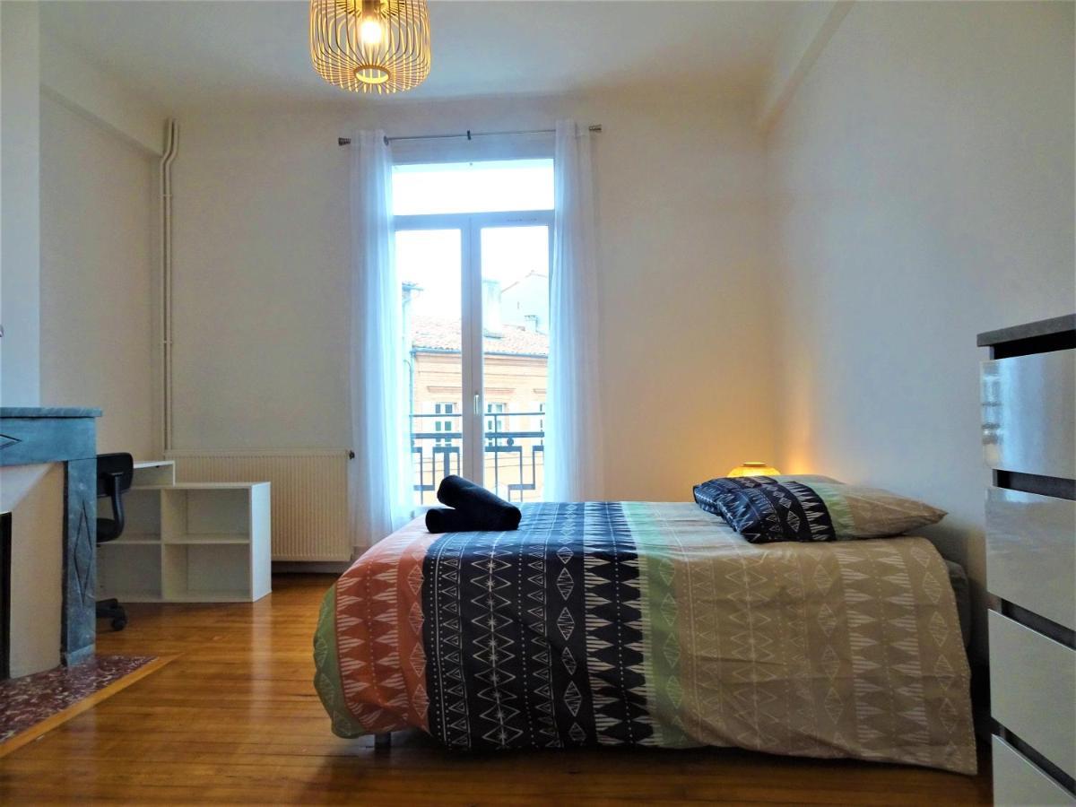 Chambre Privee Et Spacieuse Au Sein D'Un Logement Partage - Central, Quartier Villebourbon - 3 Chambres Doubles - 2 Balcons - Places De Stationnements Gratuites - 5 Min A Pied Gare Et Hypercentre มงโตบ็อง ภายนอก รูปภาพ