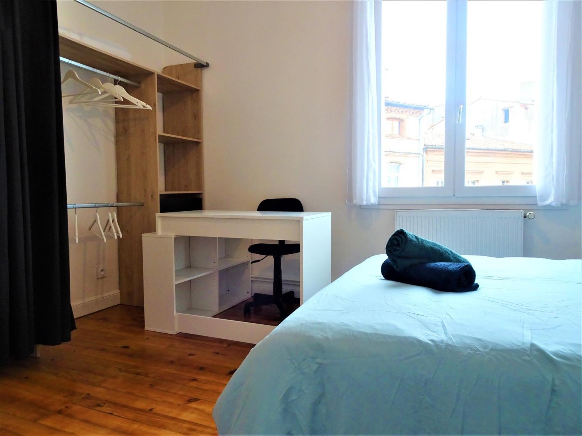 Chambre Privee Et Spacieuse Au Sein D'Un Logement Partage - Central, Quartier Villebourbon - 3 Chambres Doubles - 2 Balcons - Places De Stationnements Gratuites - 5 Min A Pied Gare Et Hypercentre มงโตบ็อง ภายนอก รูปภาพ